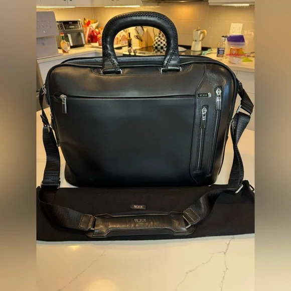 Tumi Narita Slim Black Briefcase - Picture 1 of 14